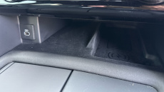 Land Rover Discovery 3.0 D300 Dynamic SE 5dr Auto Diesel Station Wagon